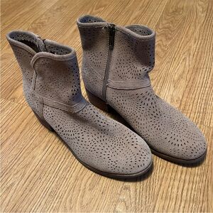 UGG boots. Laser cut eyelet design with zipper. Size 8
